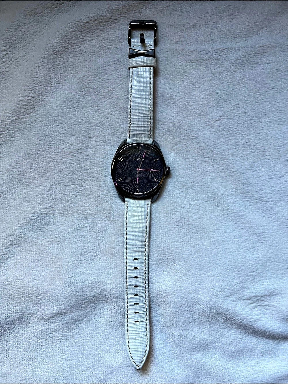 Nixon The Bullet Leather Watch in White & Black- Needs a new battery✨